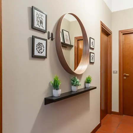 -near Arena & Parking - Pet Friendly Historical Arena Palace Apartmán *