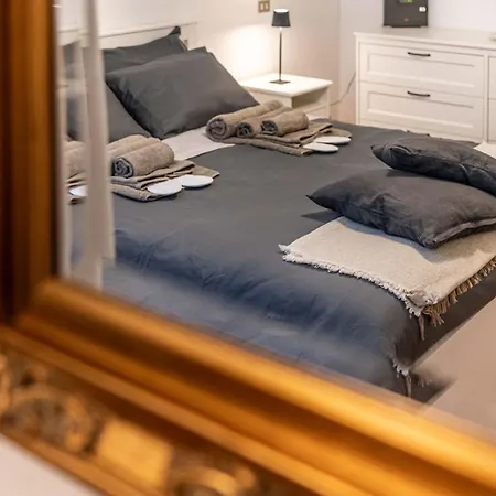 -near Arena & Parking - Pet Friendly Historical Arena Palace * Verona