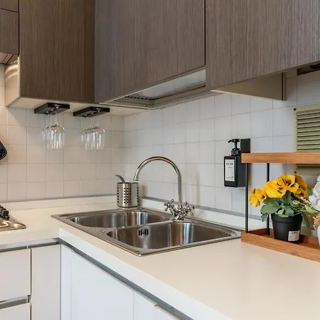 -near Arena & Parking - Pet Friendly Historical Arena Palace