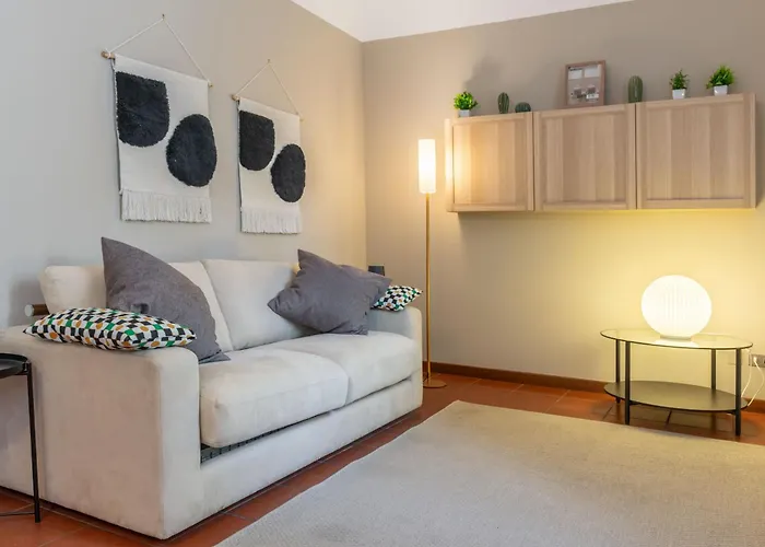 Apartman -near Arena & Parking - Pet Friendly Historical Arena Palace *