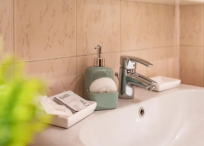 Apartman -near Arena & Parking - Pet Friendly Historical Arena Palace *