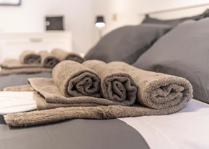 -near Arena & Parking - Pet Friendly Historical Arena Palace Apartman